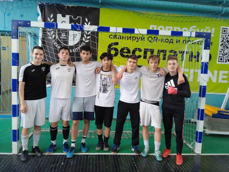 Пятница принесла нам победу в соревнованиях по мини-футболу в рамках школьной спортивной лиги.